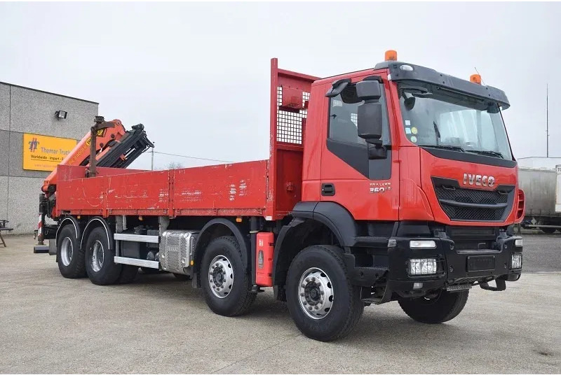 Iveco Trakker 360 - Crane truck: picture 1 Iveco Trakker 360 - Crane truck: picture 1