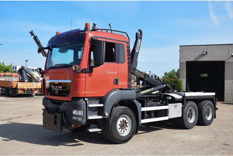 MAN TGS 33.440 - Hook lift truck: picture 1 MAN TGS 33.440 - Hook lift truck: picture 1