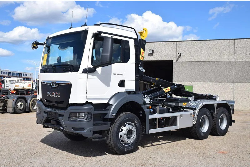 MAN TGS 33.440 - Hook lift truck: picture 1 MAN TGS 33.440 - Hook lift truck: picture 1