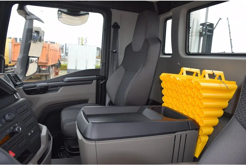 MAN TGS 33.440 - Hook lift truck: picture 5 MAN TGS 33.440 - Hook lift truck: picture 5