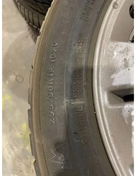 Kumho Kumho banden met Mercedes velgen 255/50 R19 107V - Wheels and tires for Car: picture 4 Kumho Kumho banden met Mercedes velgen 255/50 R19 107V - Wheels and tires for Car: picture 4