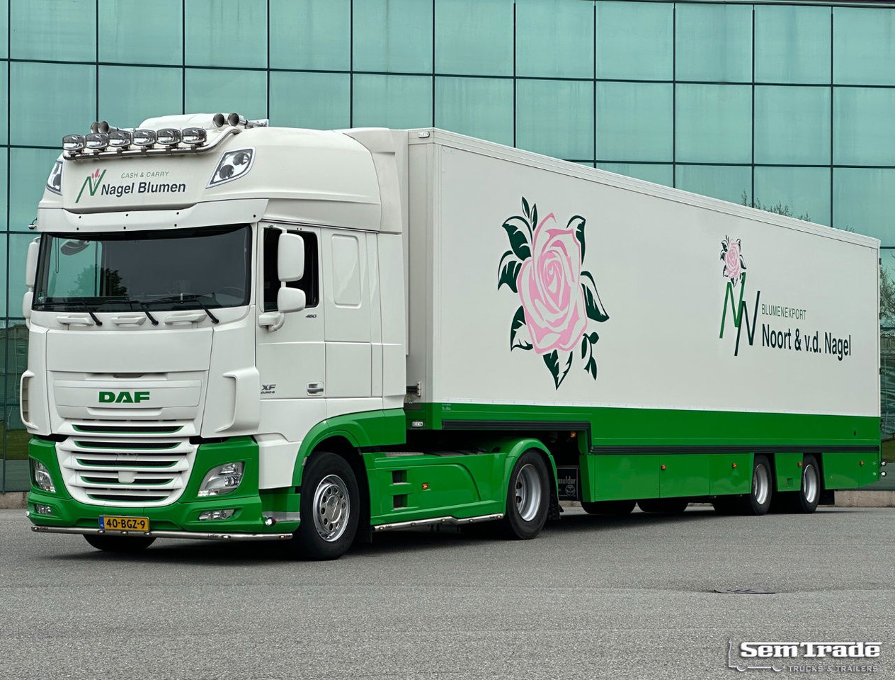 DAF XF 460 FT SSC TRS Genset + Theo Mulder Bloemen Verkoop Oplegger Koeling Kach - Tractor unit: picture 1 DAF XF 460 FT SSC TRS Genset + Theo Mulder Bloemen Verkoop Oplegger Koeling Kach - Tractor unit: picture 1