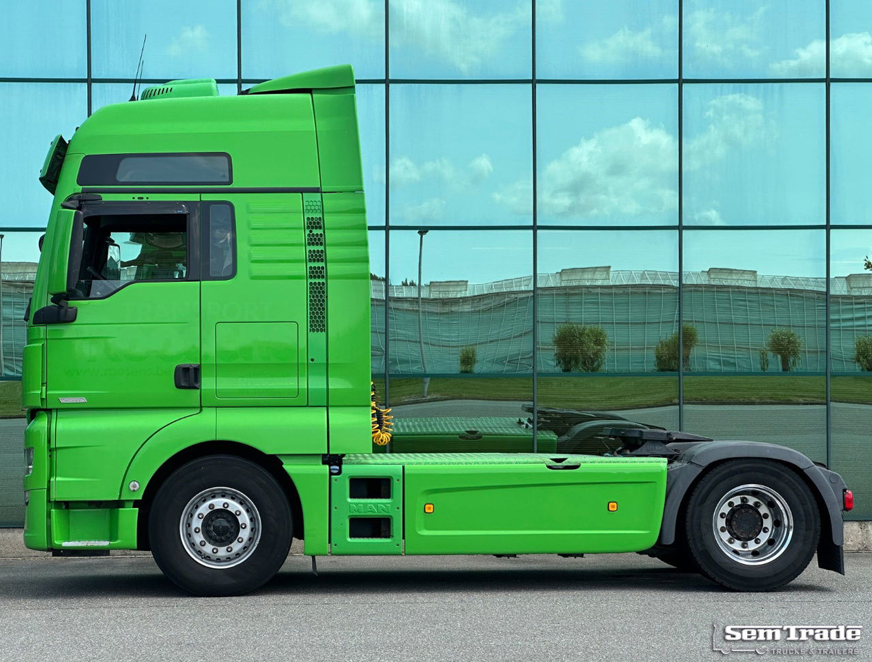 MAN TGX 18.460 Euro 6 Only 697.000 KM 2X Tanks TOP Condition BE-Truck - Tractor unit: picture 2 MAN TGX 18.460 Euro 6 Only 697.000 KM 2X Tanks TOP Condition BE-Truck - Tractor unit: picture 2
