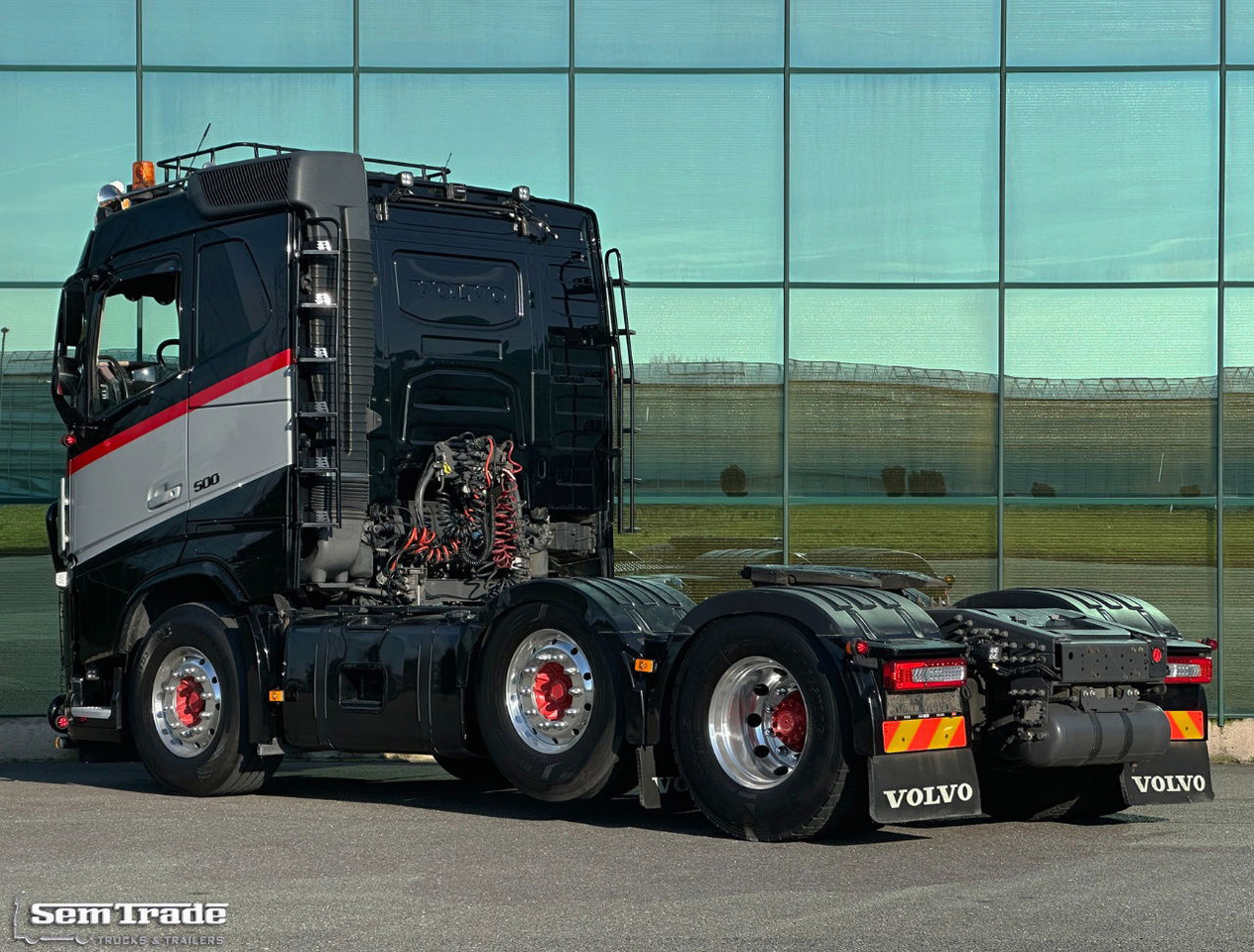 Volvo FH 6X2 LOW Roof 579.000 KM Special Interior Super Condition NEW APK - TUV - Tractor unit: picture 3 Volvo FH 6X2 LOW Roof 579.000 KM Special Interior Super Condition NEW APK - TUV - Tractor unit: picture 3
