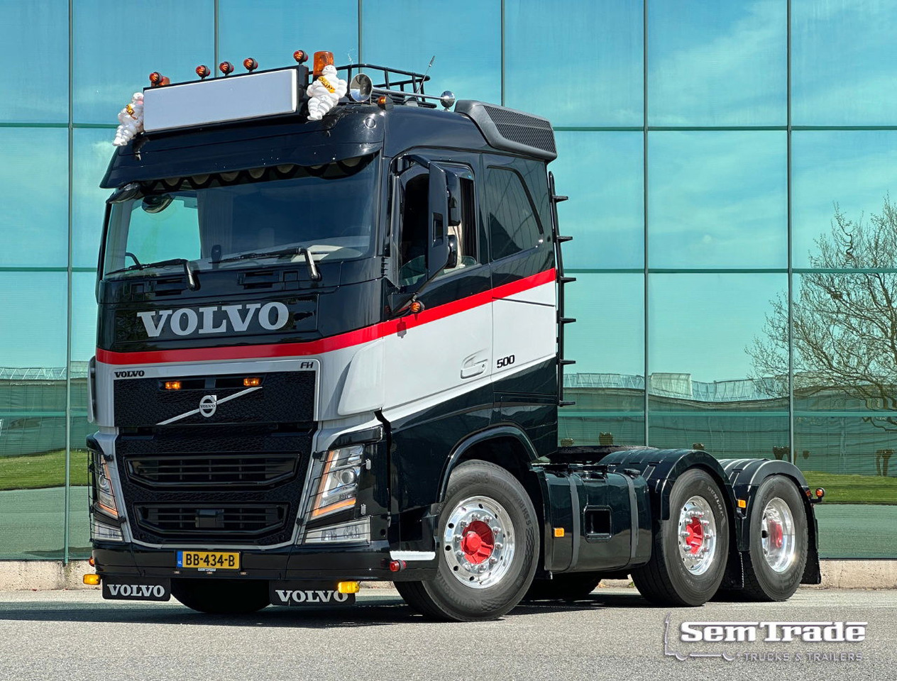 Volvo FH 6X2 LOW Roof 579.000 KM Special Interior Super Condition NEW APK - TUV - Tractor unit: picture 1 Volvo FH 6X2 LOW Roof 579.000 KM Special Interior Super Condition NEW APK - TUV - Tractor unit: picture 1