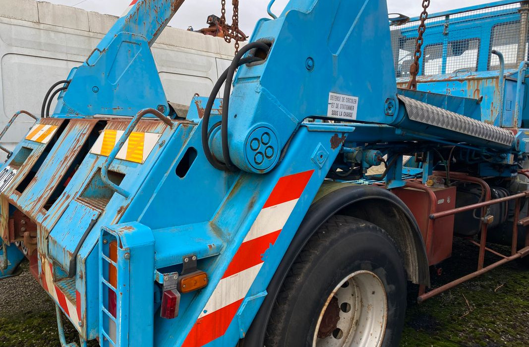 Camion Porte tourets Renault ,Iveco ,etc - Skip loader truck: picture 3 Camion Porte tourets Renault ,Iveco ,etc - Skip loader truck: picture 3