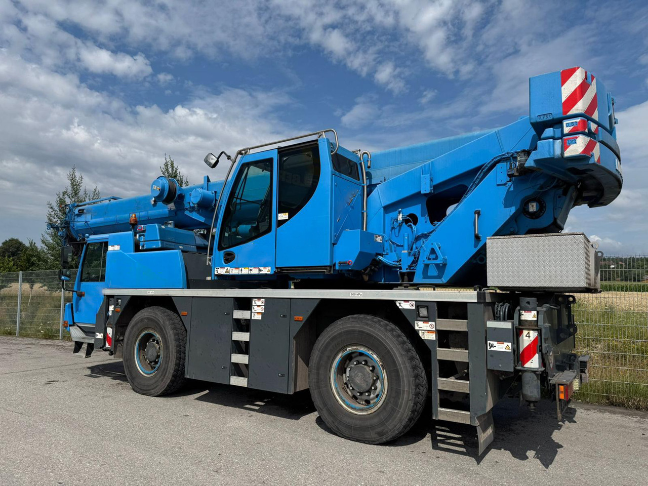 LIEBHERR LTM 1040-2.1 - Mobile crane: picture 3 LIEBHERR LTM 1040-2.1 - Mobile crane: picture 3