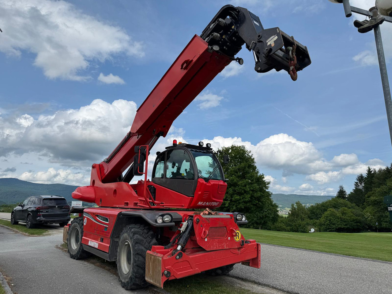MANITOU MRT 2470 + Privilege ST4S1 - Telescopic wheel loader: picture 1 MANITOU MRT 2470 + Privilege ST4S1 - Telescopic wheel loader: picture 1