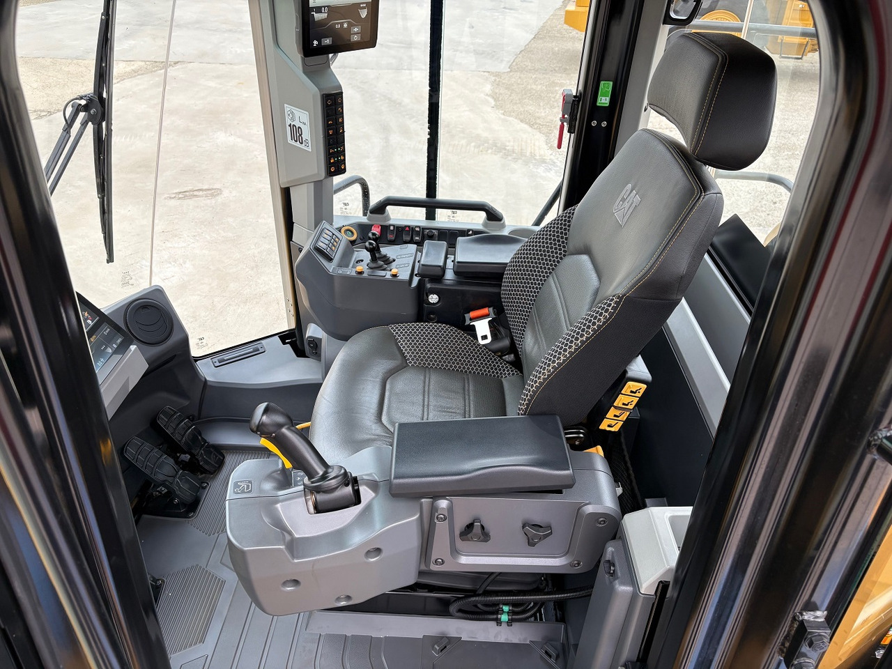 Wheel loader CATERPILLAR 972 Next Gen: picture 9