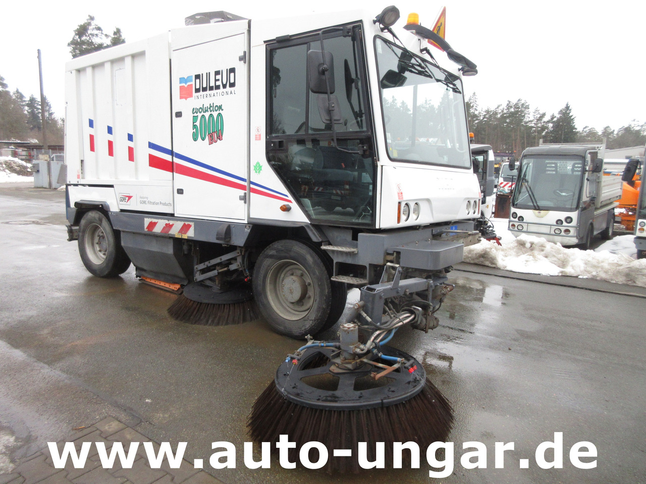 DULEVO 5000 evolution EU4 Baujahr 2009 Kehrmaschine Hochentleerung 4-Rad-Lenkung - Road sweeper: picture 3 DULEVO 5000 evolution EU4 Baujahr 2009 Kehrmaschine Hochentleerung 4-Rad-Lenkung - Road sweeper: picture 3