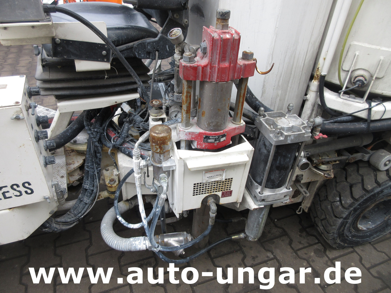 Euroliners Trassar 201 A Bj. 2003 Airless Roadmarking Machine Straßenmarkierungsmaschine Hofmann - Asphalt machine: picture 5 Euroliners Trassar 201 A Bj. 2003 Airless Roadmarking Machine Straßenmarkierungsmaschine Hofmann - Asphalt machine: picture 5