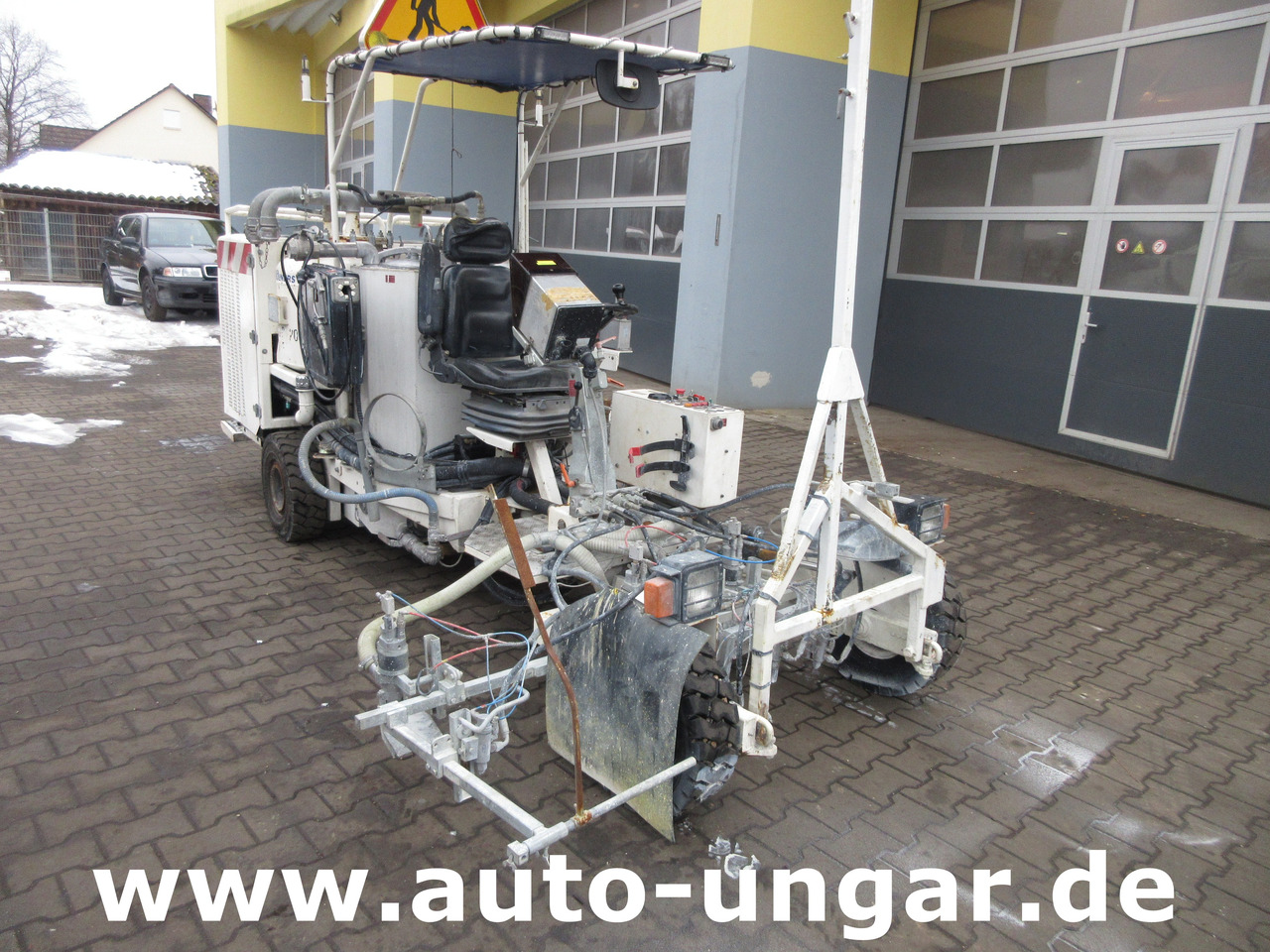 Euroliners Trassar 201 A Bj. 2003 Airless Roadmarking Machine Straßenmarkierungsmaschine Hofmann - Asphalt machine: picture 1 Euroliners Trassar 201 A Bj. 2003 Airless Roadmarking Machine Straßenmarkierungsmaschine Hofmann - Asphalt machine: picture 1