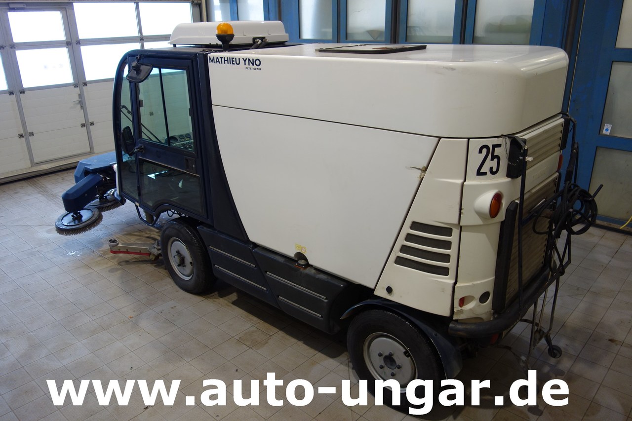 MATHIEU Yno Azura 2 Aquazura Scrubber Scheuersaugmaschine Allradlenkung - Vacuum truck: picture 3 MATHIEU Yno Azura 2 Aquazura Scrubber Scheuersaugmaschine Allradlenkung - Vacuum truck: picture 3