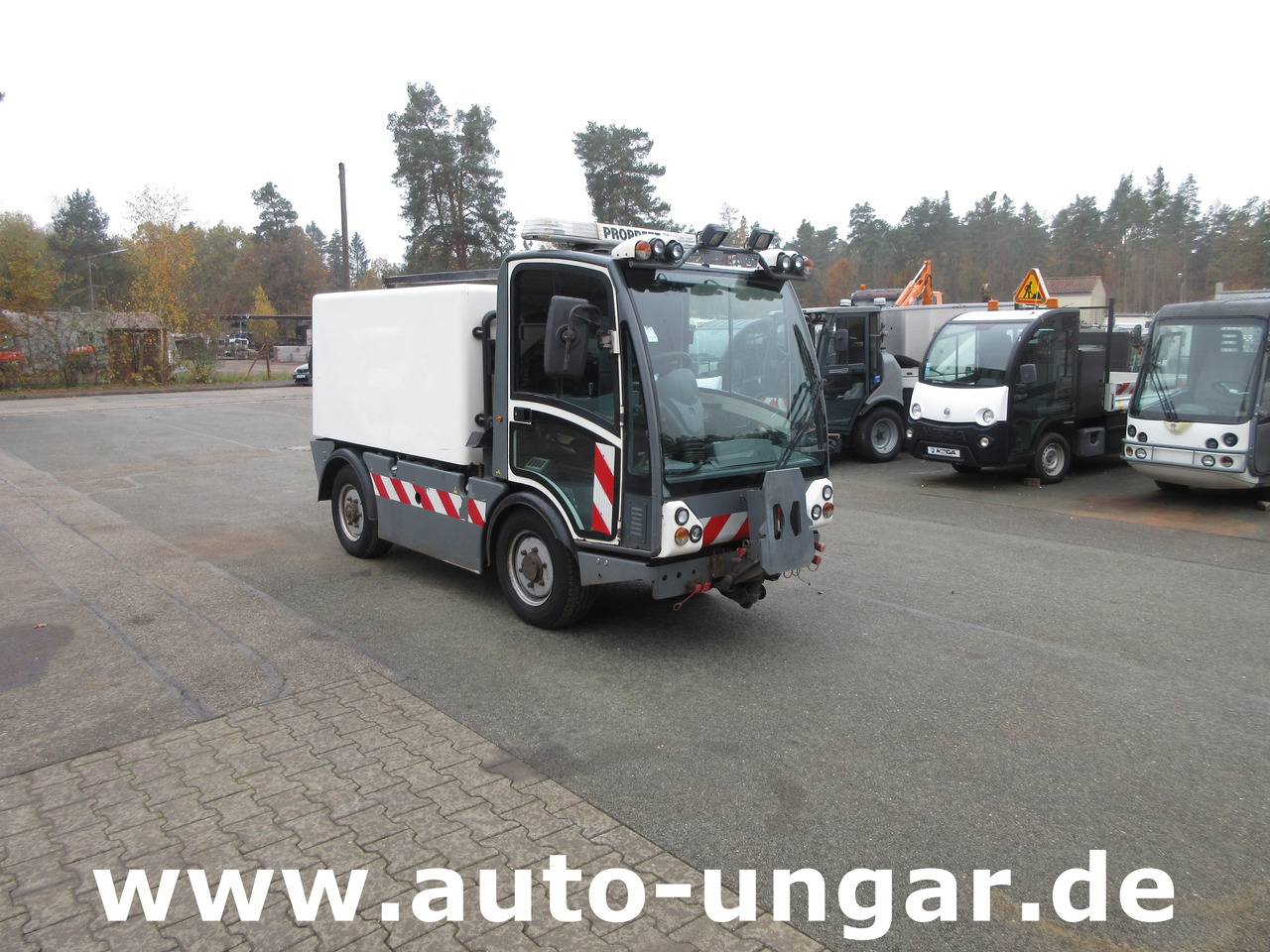 BOSCHUNG L3 Laveuse Kärcher Baujahr 2015 mit Hochdruckreiniger am Heck - Municipal/ Special vehicle: picture 1 BOSCHUNG L3 Laveuse Kärcher Baujahr 2015 mit Hochdruckreiniger am Heck - Municipal/ Special vehicle: picture 1