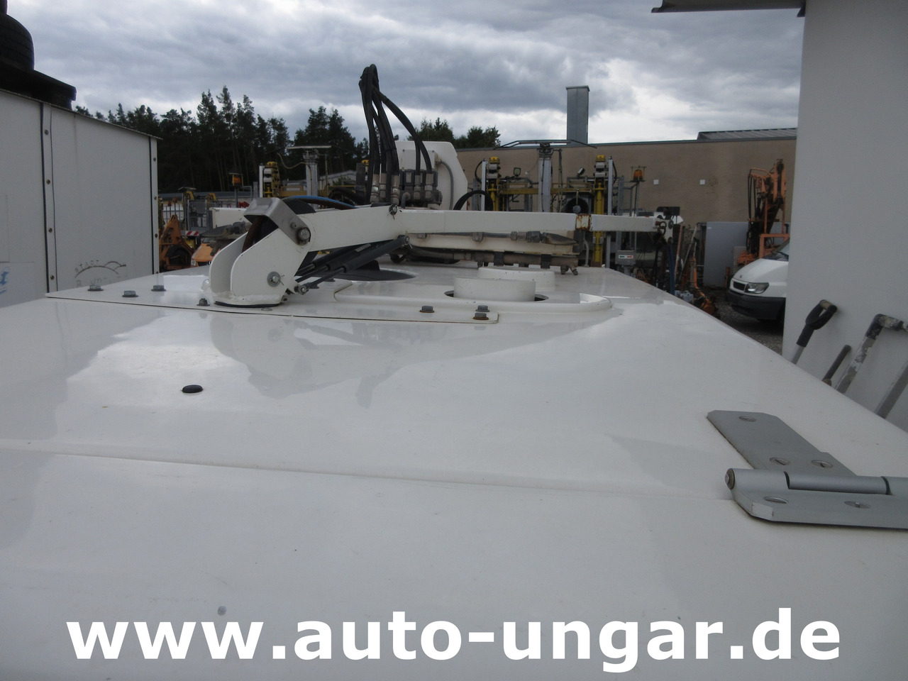 CMAR NC300 Schwemmaufbau Laveuse Bj. 2014 für Multicar Tremo Hochdruck - Municipal/ Special vehicle: picture 4 CMAR NC300 Schwemmaufbau Laveuse Bj. 2014 für Multicar Tremo Hochdruck - Municipal/ Special vehicle: picture 4