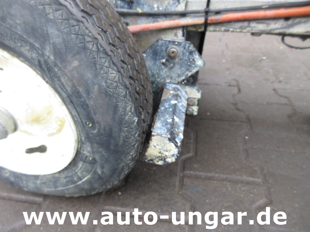 ProSign Powrliner 6900 Graco 200HS Speeflow Euroliners Airless Roadmarking Machine - Asphalt machine: picture 5 ProSign Powrliner 6900 Graco 200HS Speeflow Euroliners Airless Roadmarking Machine - Asphalt machine: picture 5