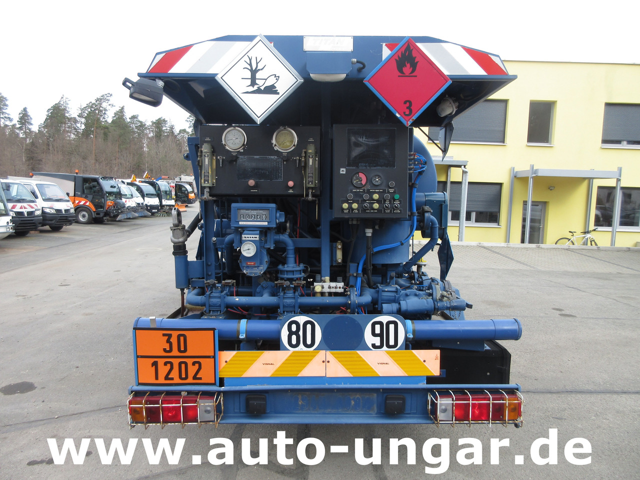 Renault B110 Titan Aviation AVGas Refueller Jet Tanker 2000l Aviteilleur GSE - Tanker truck: picture 4 Renault B110 Titan Aviation AVGas Refueller Jet Tanker 2000l Aviteilleur GSE - Tanker truck: picture 4