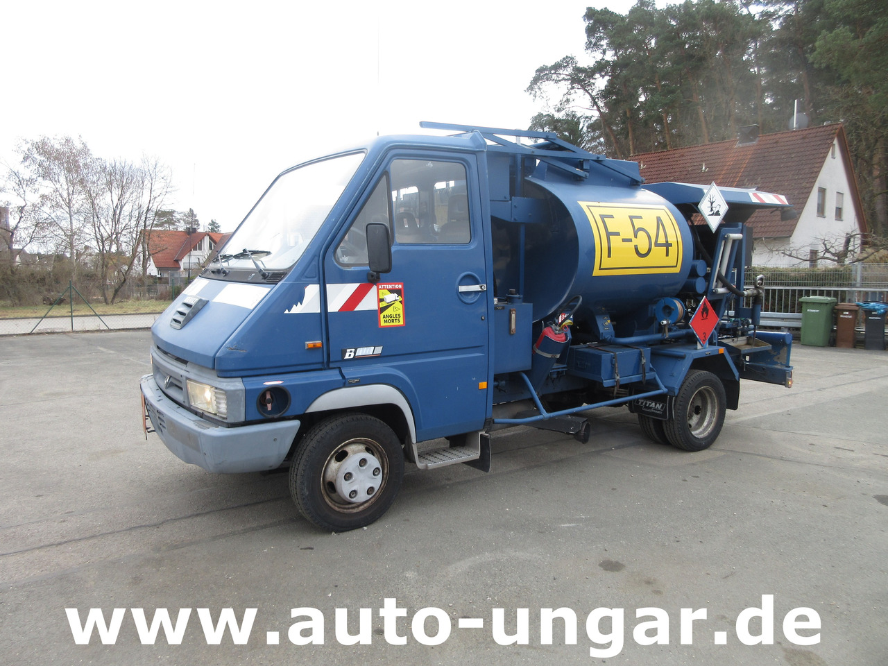 Renault B110 Titan Aviation AVGas Refueller Jet Tanker 2000l Aviteilleur GSE - Tanker truck: picture 1 Renault B110 Titan Aviation AVGas Refueller Jet Tanker 2000l Aviteilleur GSE - Tanker truck: picture 1