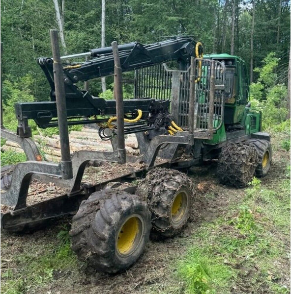 John Deere 1010E 8W - Forwarder: picture 2 John Deere 1010E 8W - Forwarder: picture 2