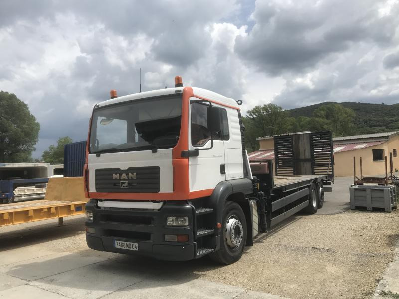 MAN TGA 26.390 - Dropside/ Flatbed truck: picture 1 MAN TGA 26.390 - Dropside/ Flatbed truck: picture 1