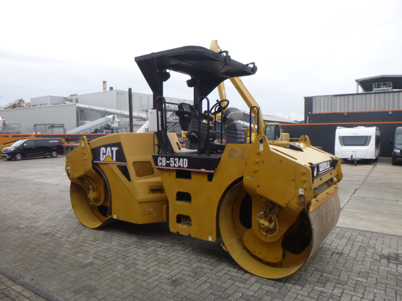 Road roller CATERPILLAR CB-534D: picture 7