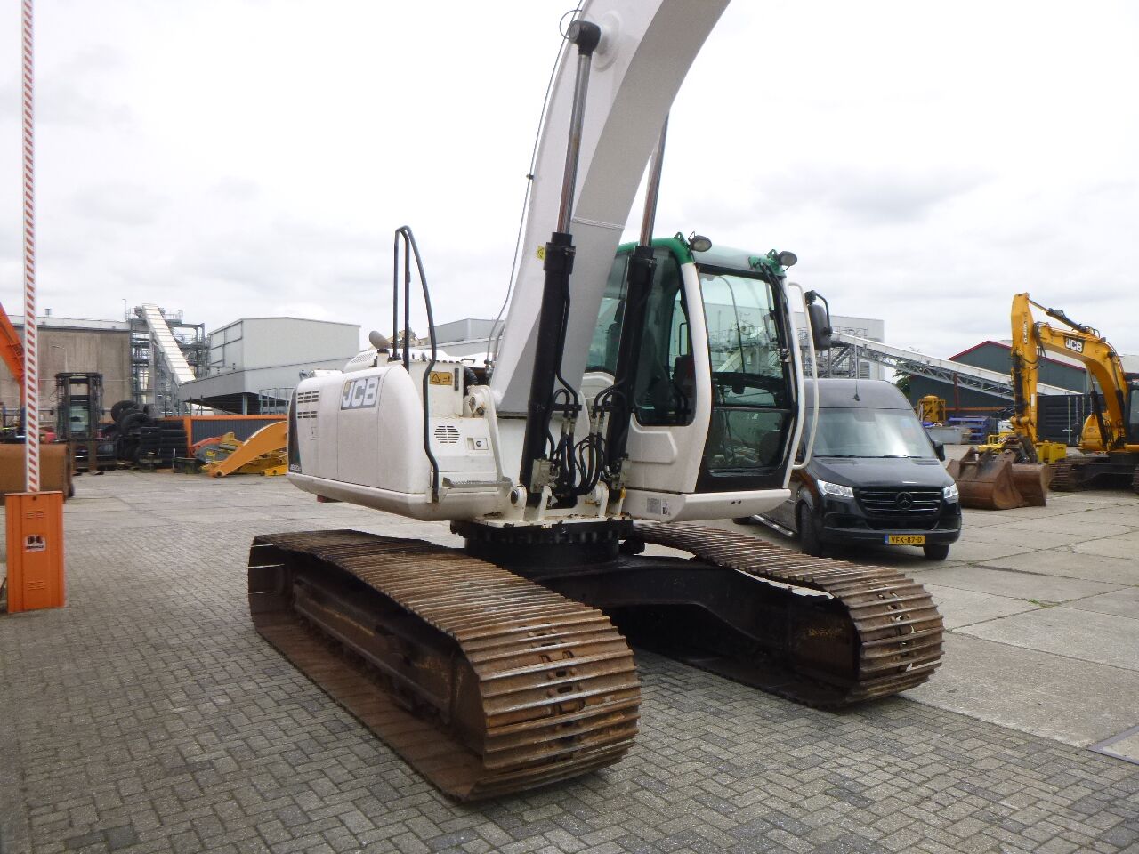 JCB JS220LC - Long reach excavator: picture 5 JCB JS220LC - Long reach excavator: picture 5