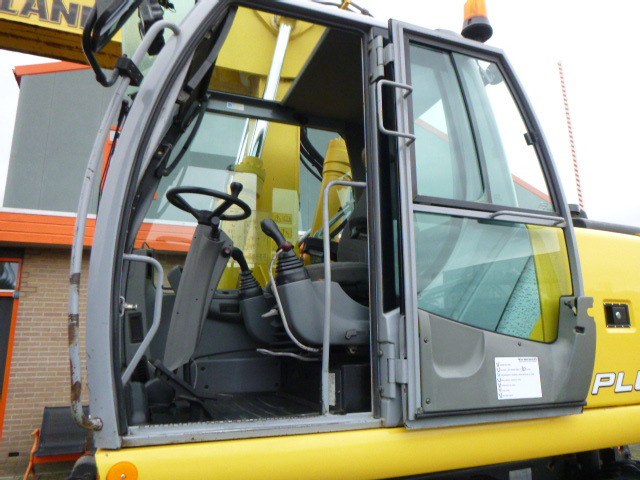 Wheel excavator NEW HOLLAND MH PLUS: picture 23