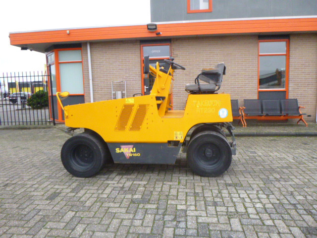 Pneumatic roller SAKAI TS160: picture 1