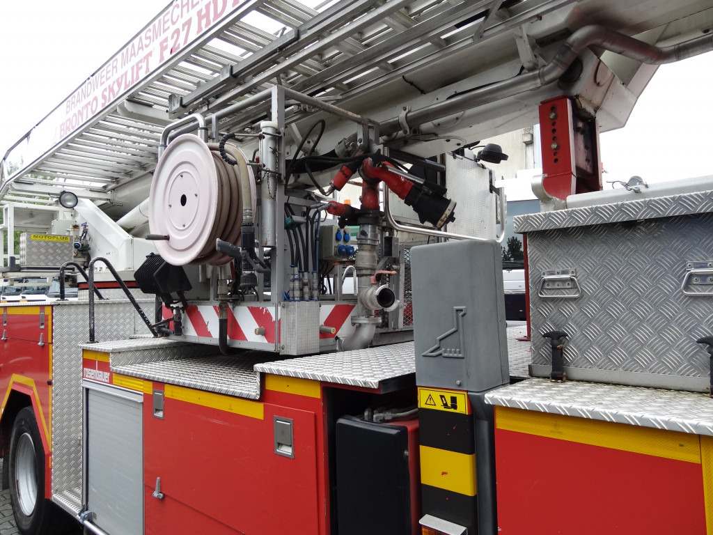 MAN L2000 18.284 Feuerwehr Bronto Skylift 27 Meter - Truck mounted aerial platform: picture 2 MAN L2000 18.284 Feuerwehr Bronto Skylift 27 Meter - Truck mounted aerial platform: picture 2