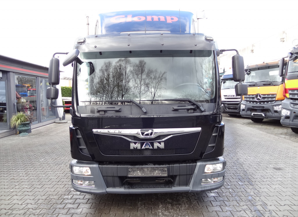 Curtain side truck MAN TGL 8.220 BL: picture 8