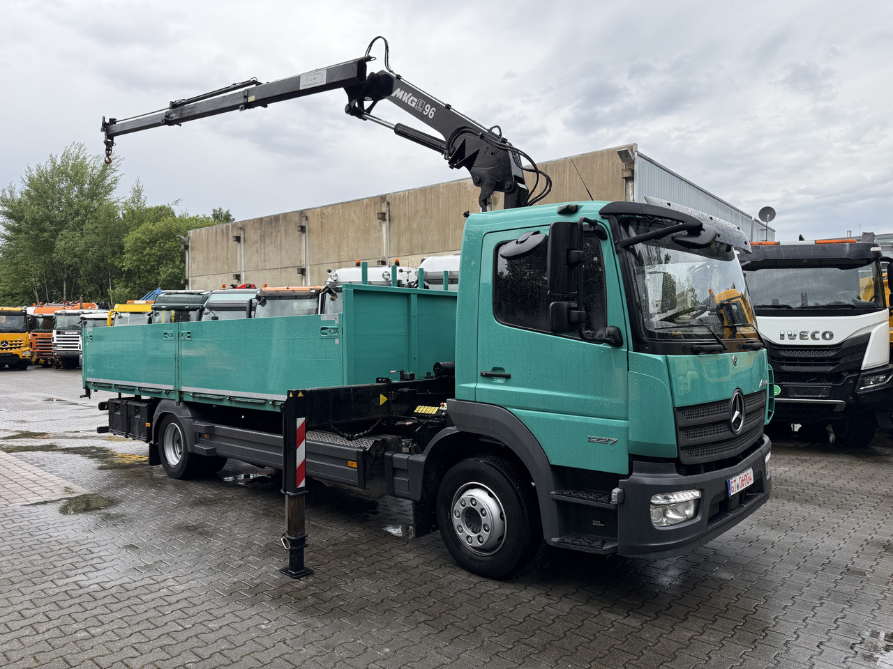 Dropside/ Flatbed truck, Crane truck Mercedes-Benz Atego 1227 Kran MKG 96: picture 14