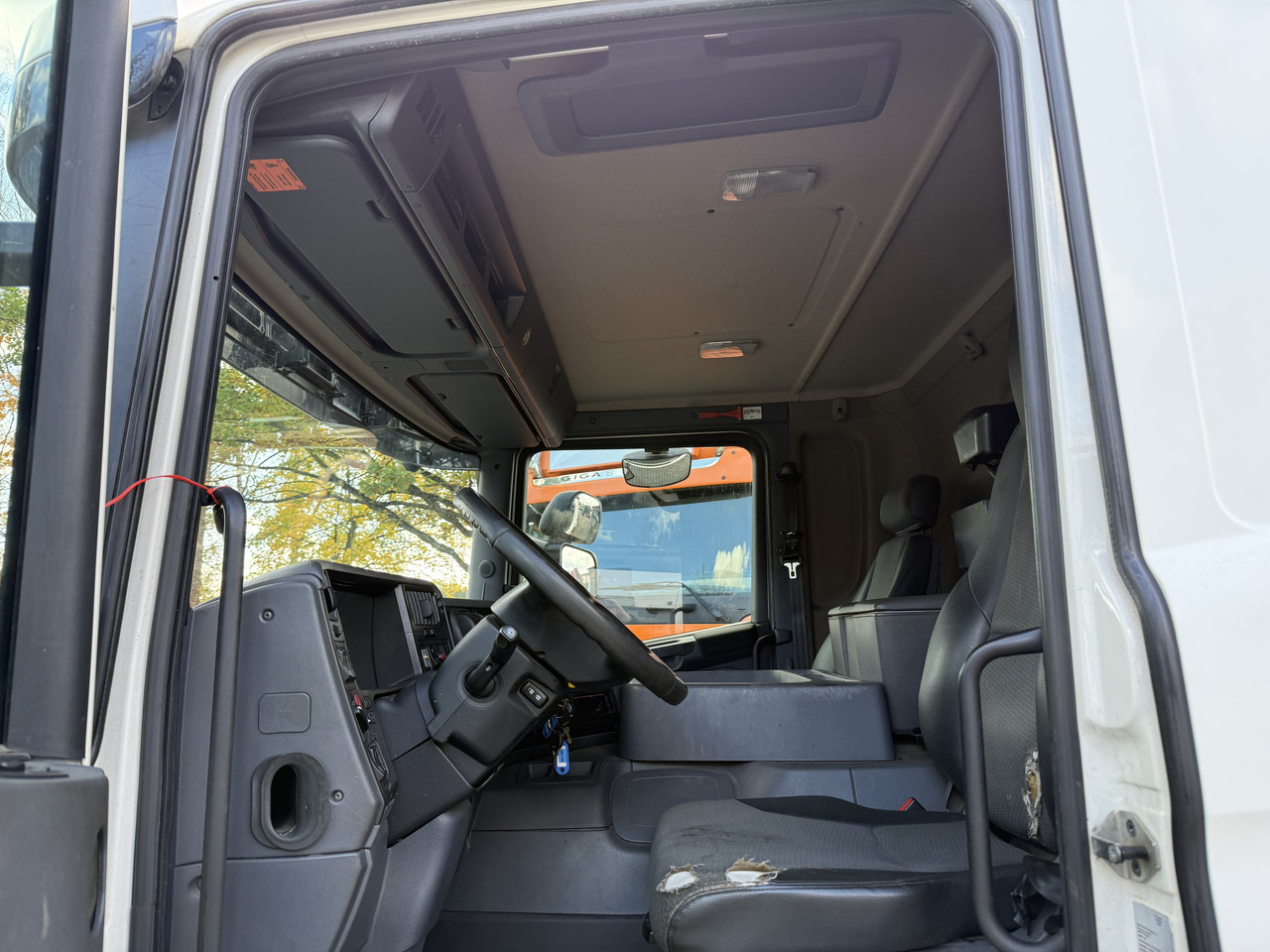 Scania P280 6X2*4 - Cab chassis truck: picture 4 Scania P280 6X2*4 - Cab chassis truck: picture 4