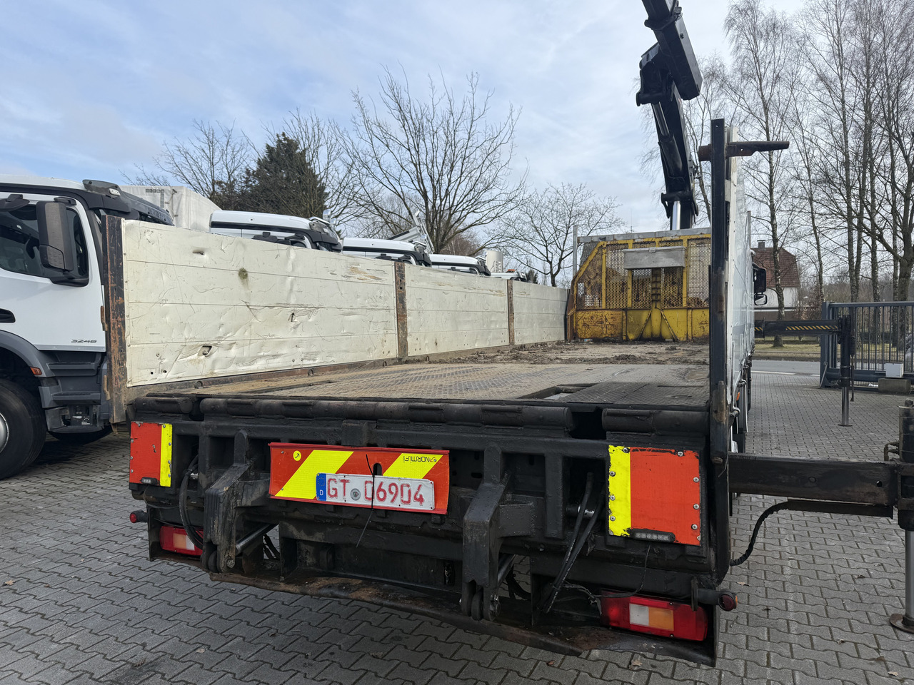 Volvo FM300 6X2*4 Maschinentransporter Kran Hiab 322 - Dropside/ Flatbed truck, Crane truck: picture 4 Volvo FM300 6X2*4 Maschinentransporter Kran Hiab 322 - Dropside/ Flatbed truck, Crane truck: picture 4