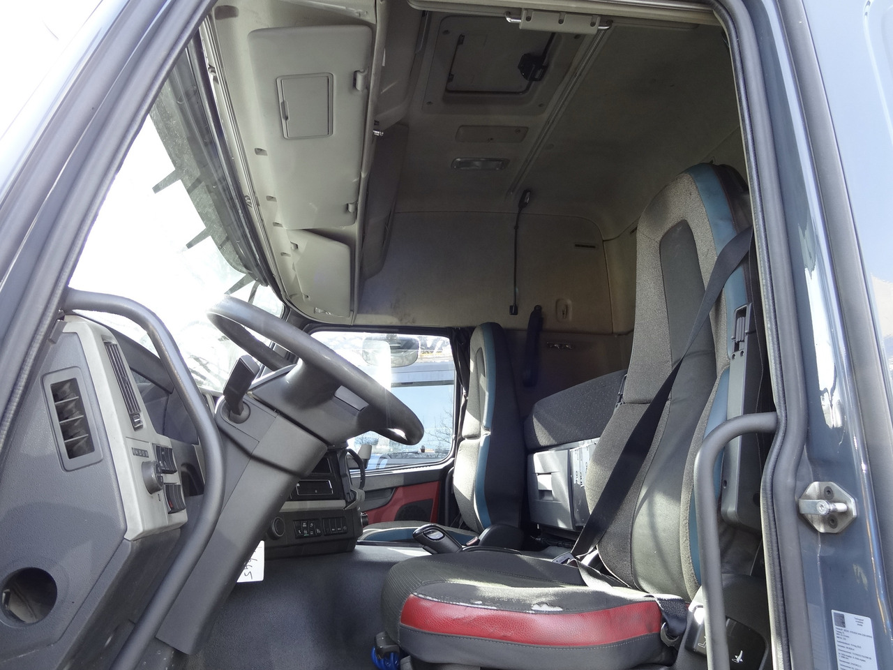 Crane truck, Dropside/ Flatbed truck Volvo FM370 6X2*4 Kennis K14 Kran: picture 6