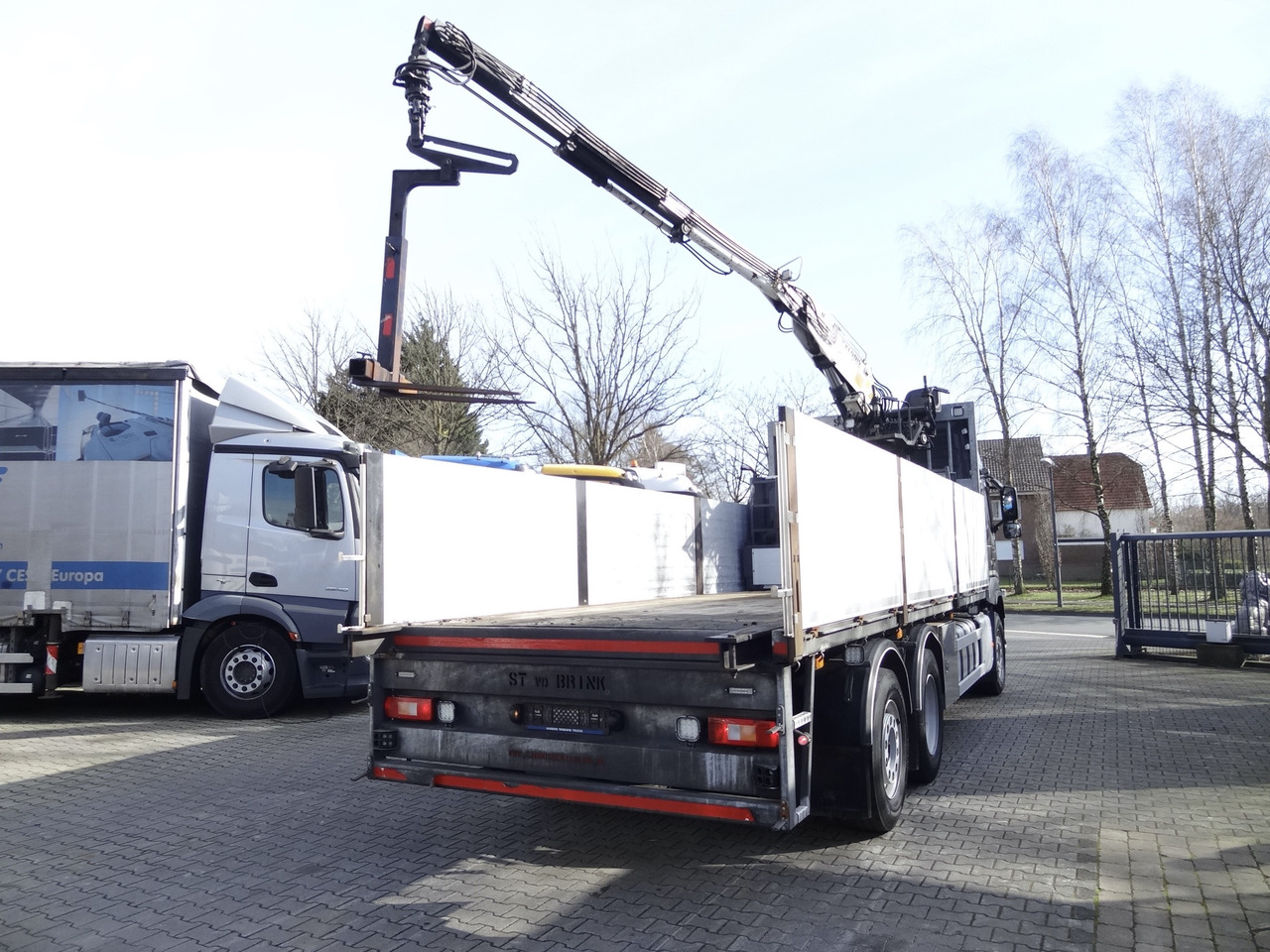Crane truck, Dropside/ Flatbed truck Volvo FM370 6X2*4 Kennis K14 Kran: picture 13