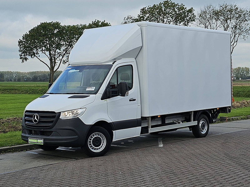 Mercedes-Benz Sprinter 315 Bakwagen Laadklep! - Closed box van: picture 2 Mercedes-Benz Sprinter 315 Bakwagen Laadklep! - Closed box van: picture 2