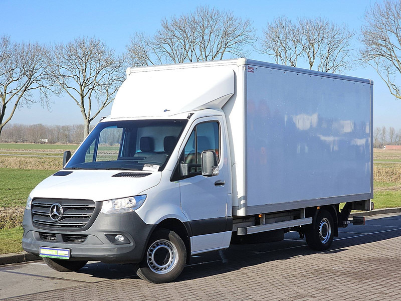 Mercedes-Benz Sprinter 316 Bakwagen Laadklep! - Closed box van: picture 2 Mercedes-Benz Sprinter 316 Bakwagen Laadklep! - Closed box van: picture 2
