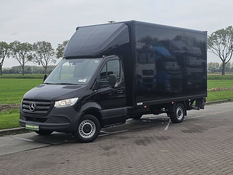 Mercedes-Benz Sprinter 316 Bakwagen Laadklep! - Closed box van: picture 2 Mercedes-Benz Sprinter 316 Bakwagen Laadklep! - Closed box van: picture 2