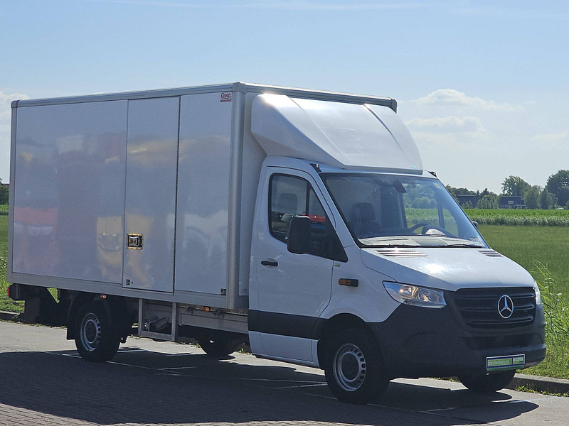Mercedes-Benz Sprinter 317 Bakwagen Laadklep! - Closed box van: picture 5 Mercedes-Benz Sprinter 317 Bakwagen Laadklep! - Closed box van: picture 5