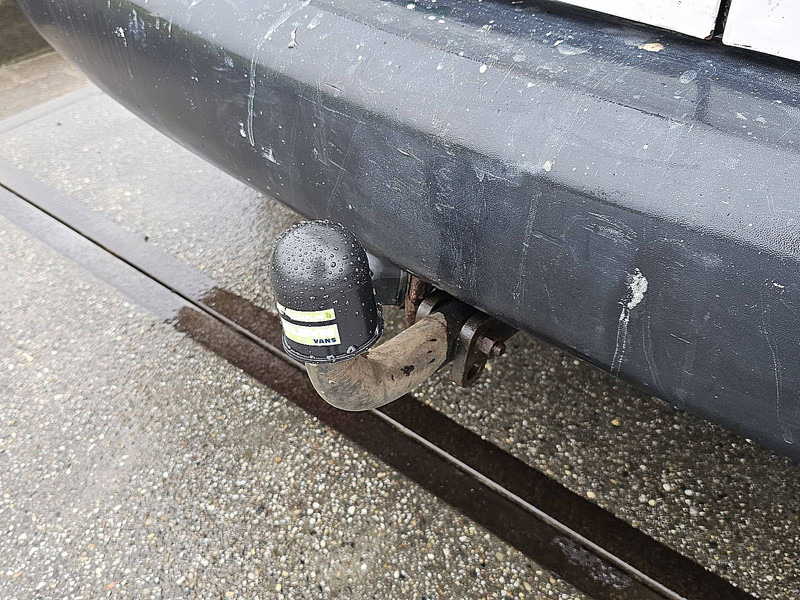 Closed box van Volkswagen Caddy 1.6: picture 13