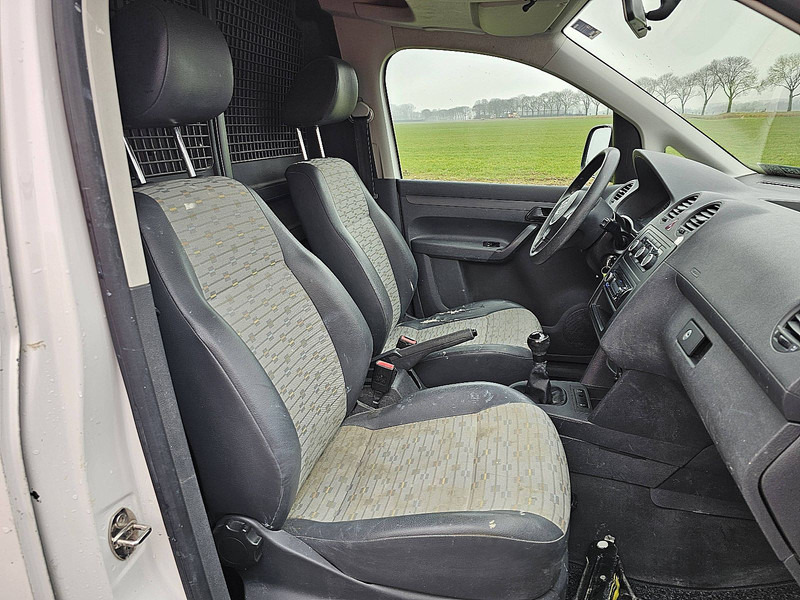 Closed box van Volkswagen Caddy 1.6: picture 7