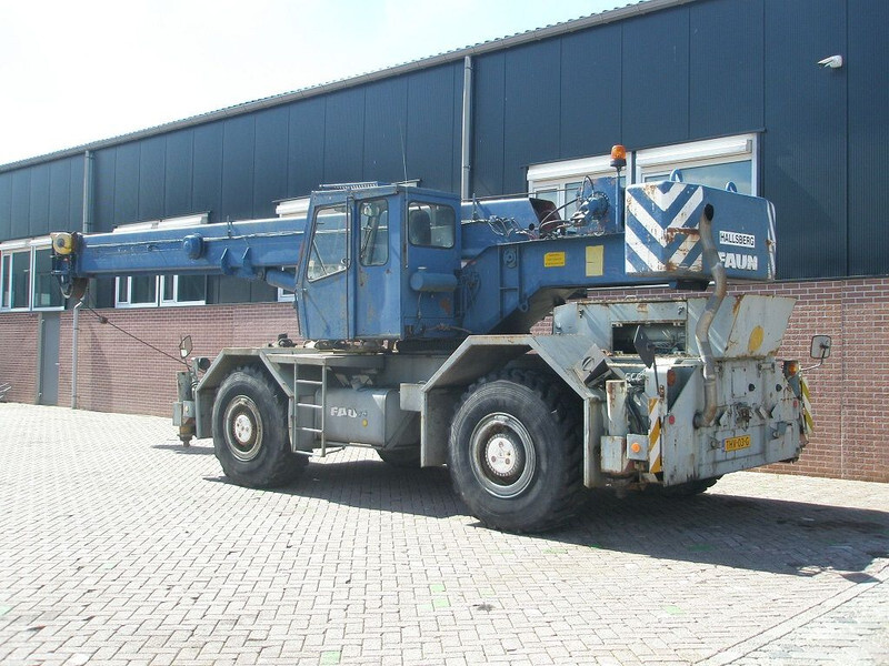 Faun RT30 - All terrain crane: picture 3 Faun RT30 - All terrain crane: picture 3