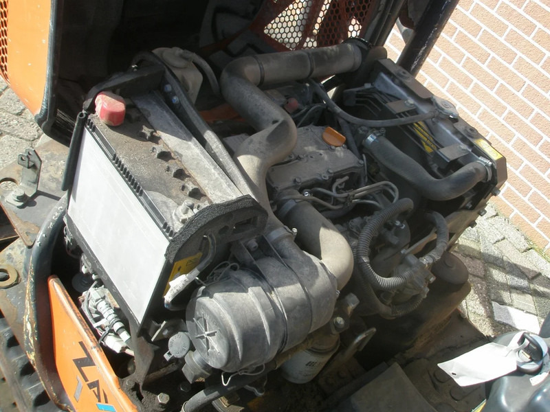 Hitachi ZX10U-2 - Mini excavator: picture 5 Hitachi ZX10U-2 - Mini excavator: picture 5