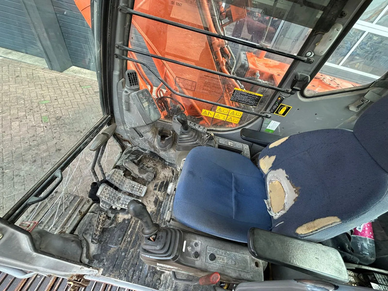 Crawler excavator Hitachi ZX110: picture 9