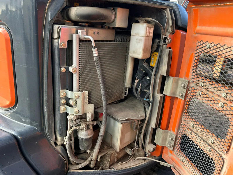 Mini excavator Hitachi ZX38U-5A CLR: picture 6 Mini excavator Hitachi ZX38U-5A CLR: picture 6