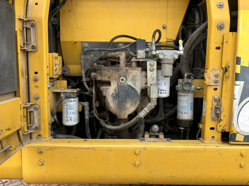 Crawler excavator Komatsu HB215LC-2: picture 7 Crawler excavator Komatsu HB215LC-2: picture 7