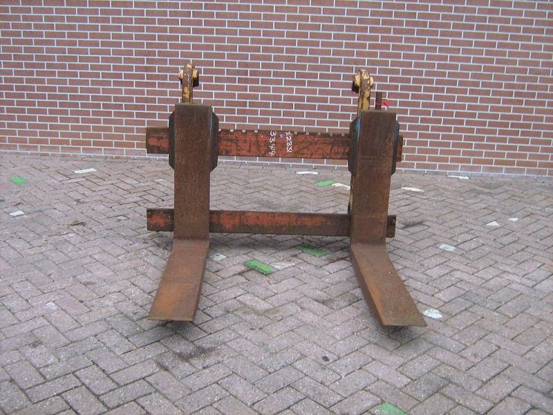 Volvo Forks L150-L180 - Forks for Construction machinery: picture 2 Volvo Forks L150-L180 - Forks for Construction machinery: picture 2