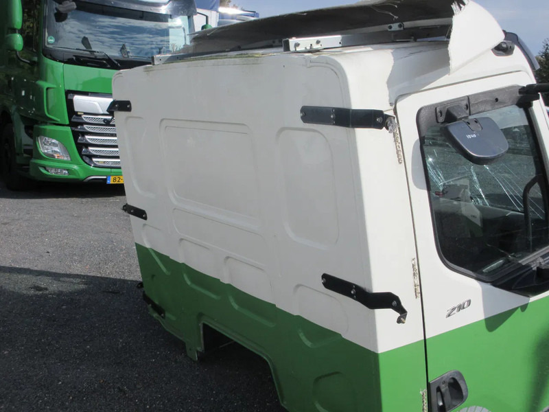 DAF 2363288 DAF 210 LF CABINE MODEL 2018 EURO 6 LICHT BESCHADIG VOOR ZIJDEN - Cab and interior for Truck: picture 5 DAF 2363288 DAF 210 LF CABINE MODEL 2018 EURO 6 LICHT BESCHADIG VOOR ZIJDEN - Cab and interior for Truck: picture 5