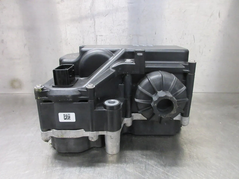 Iveco 5802434697 AD BLUE POMP IVECO S WAY 440S42 MODEL 2023 - Fuel processing/ Fuel delivery for Truck: picture 3 Iveco 5802434697 AD BLUE POMP IVECO S WAY 440S42 MODEL 2023 - Fuel processing/ Fuel delivery for Truck: picture 3