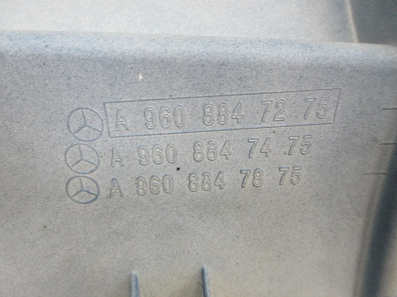 Cab and interior for Truck Mercedes-Benz A 960 884 72 75 // A 960 884 74 75 // A 960 884 78 75 MERCEDES MP 4: picture 9